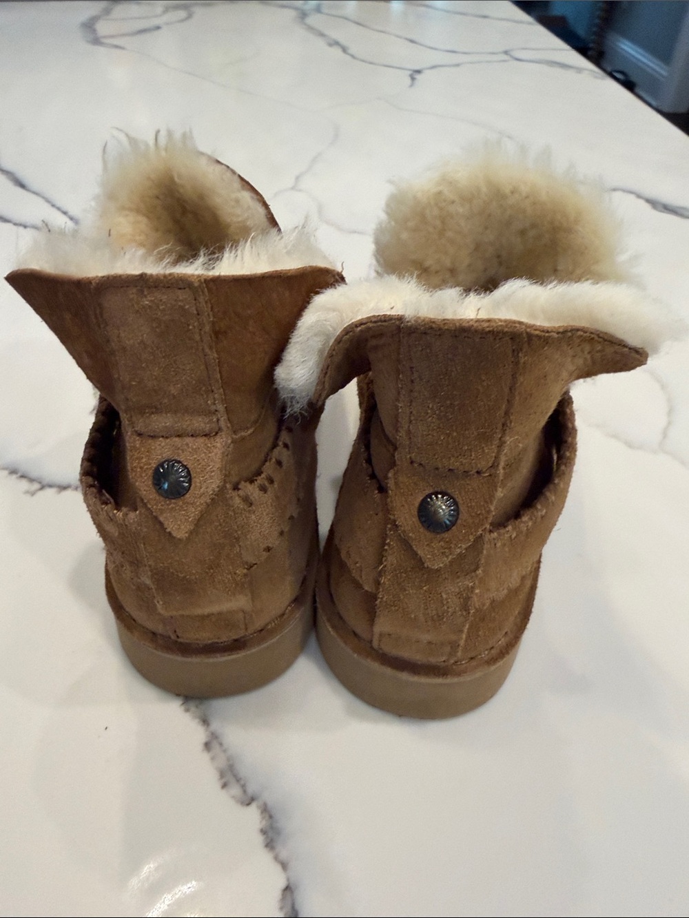 UGG McKay boots size 8 - Picture 2 of 8